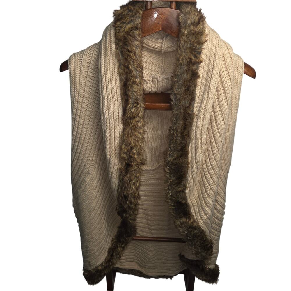 Boho Ribbed Knit Sleeveless Cardigan Vest Faux Fur Trim